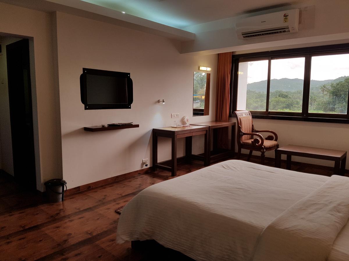 Bisu Hotel & Resorts Khed  Экстерьер фото