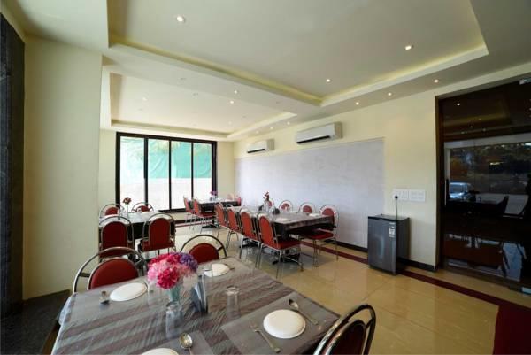 Bisu Hotel & Resorts Khed  Экстерьер фото